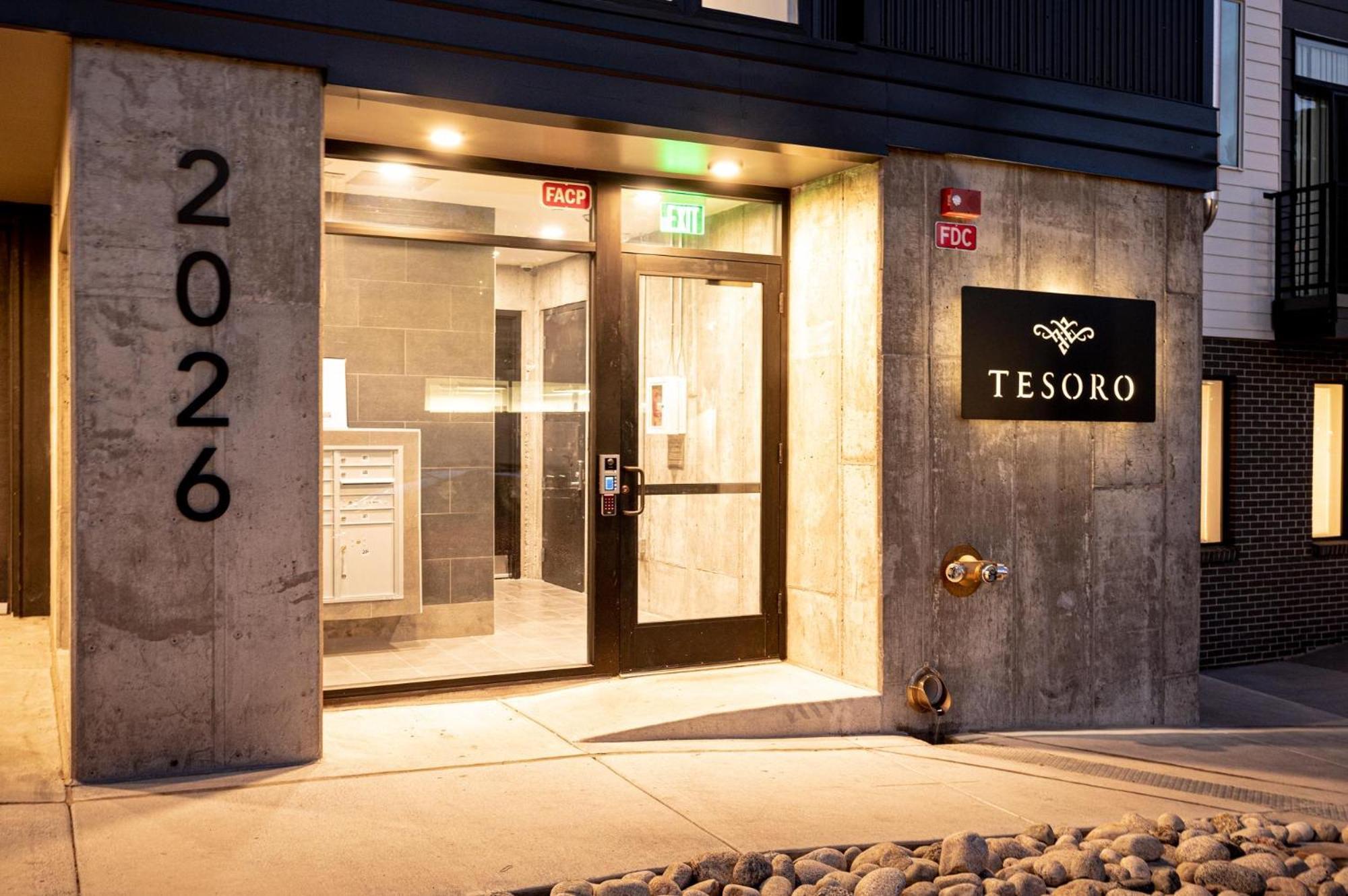 DENGameday Oasis - Private Balcony - Jefferson Park - Tesoro别墅 外观 照片